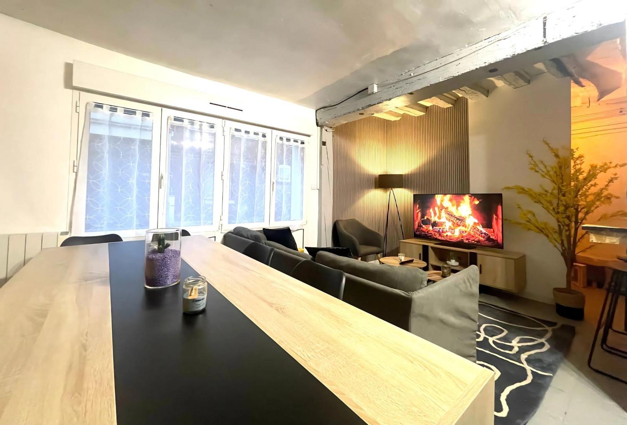 Apartment Maison Hyper Centre - Patio - Tv 4k - Wifi-fibre - 4 - Machine A Laver - Seche Linge - Lave Vaisselle - Confort - Spacieux *